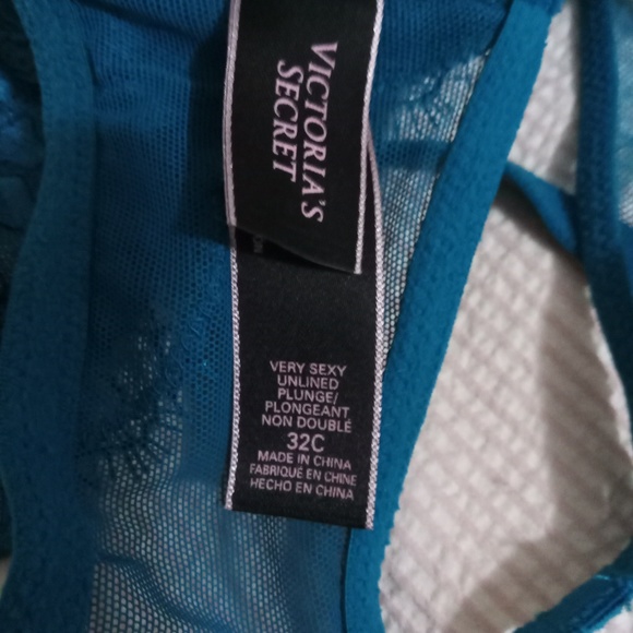 Royal Blue VS Very Sexy Unlined Plunge 32C - Picture 2 of 3